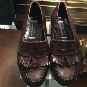 Preloved Johnston & Murphy Aragon tassel loafer size9 men